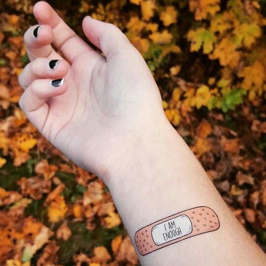 ๋ฆฌ์ผ๋ฆฌ์คํฑ ๋ฐ์ฐฝ๊ณ ์ปฌ๋ฌํํฌ: ์๋ชฉ์ ๋ด๊ธด ์๋ก