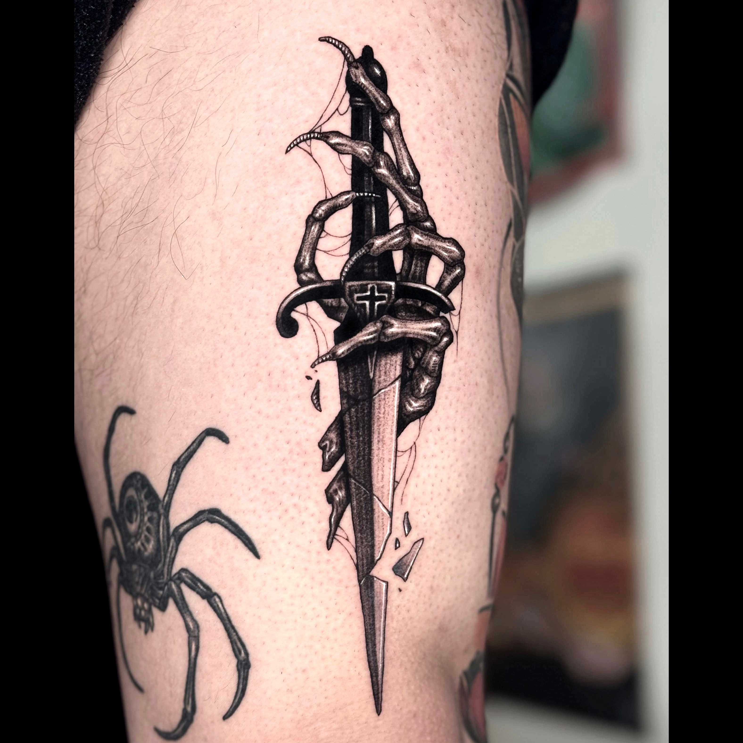 블랙워크 타투 모델 구합니다.