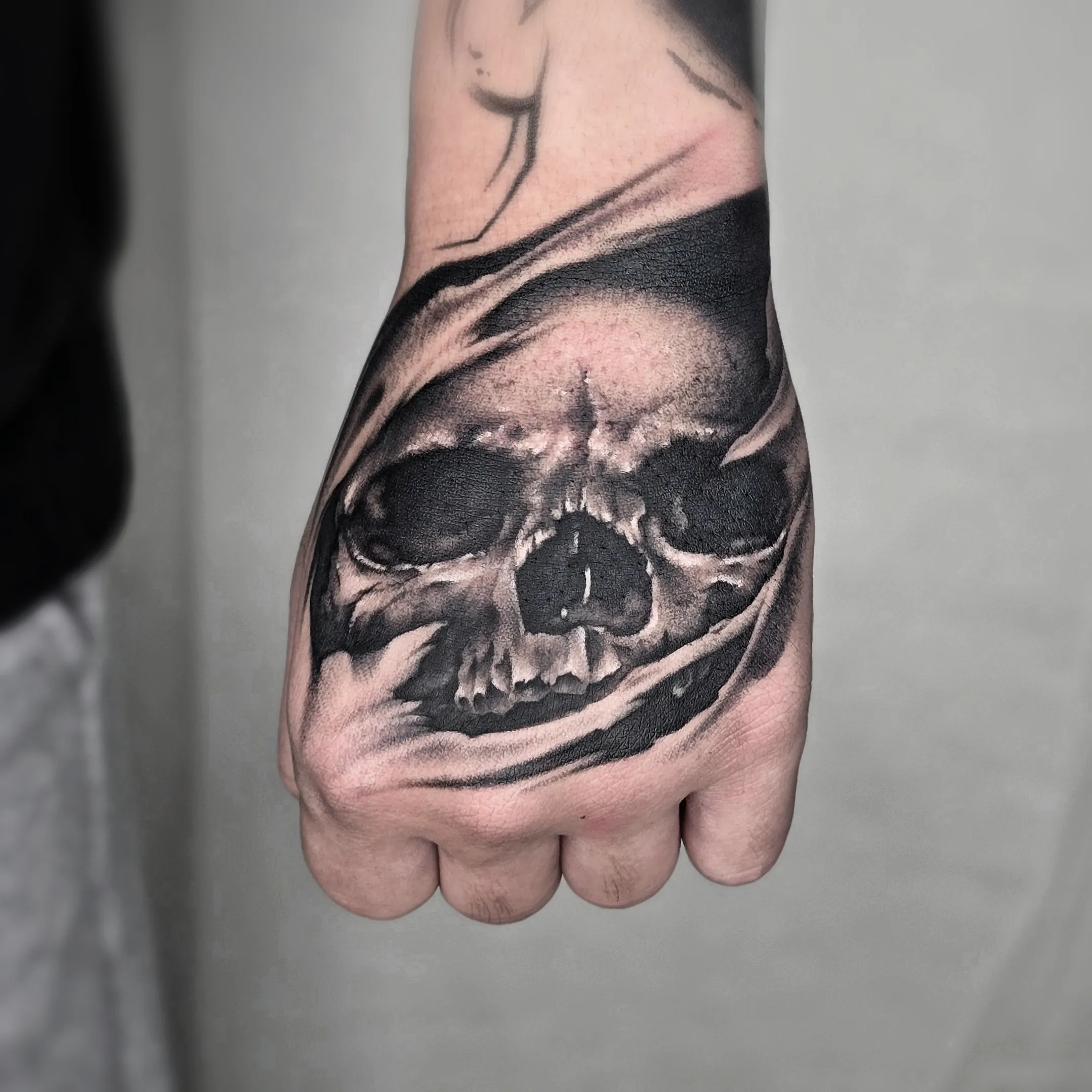 ๋ธ๋์ํฌ ์ค์ปฌ ํํฌ: ์๋ฑ์ ์๊ธด ๊ฐ๋ ฌํ ์์ง