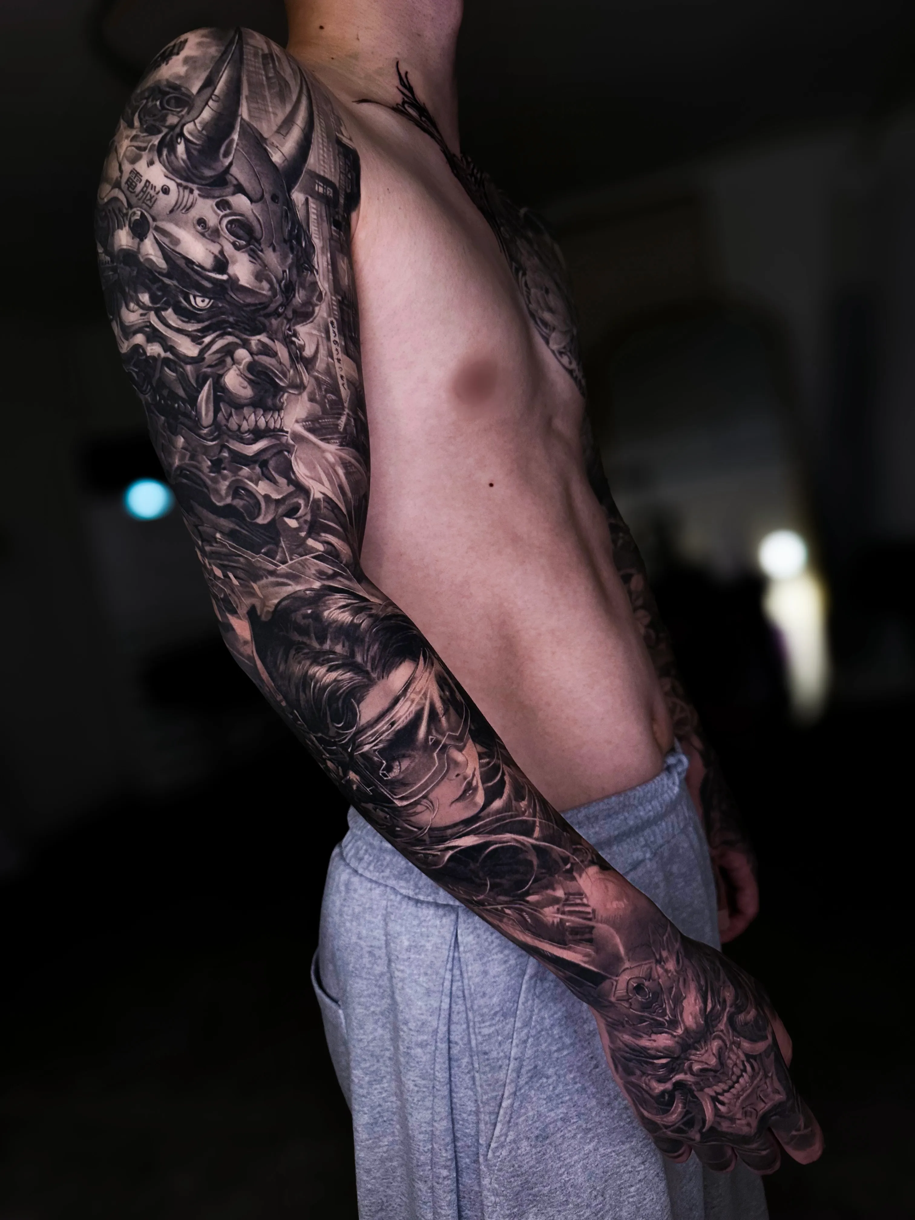 사이버펑크 일러스트 긴팔 타투 작품 분석