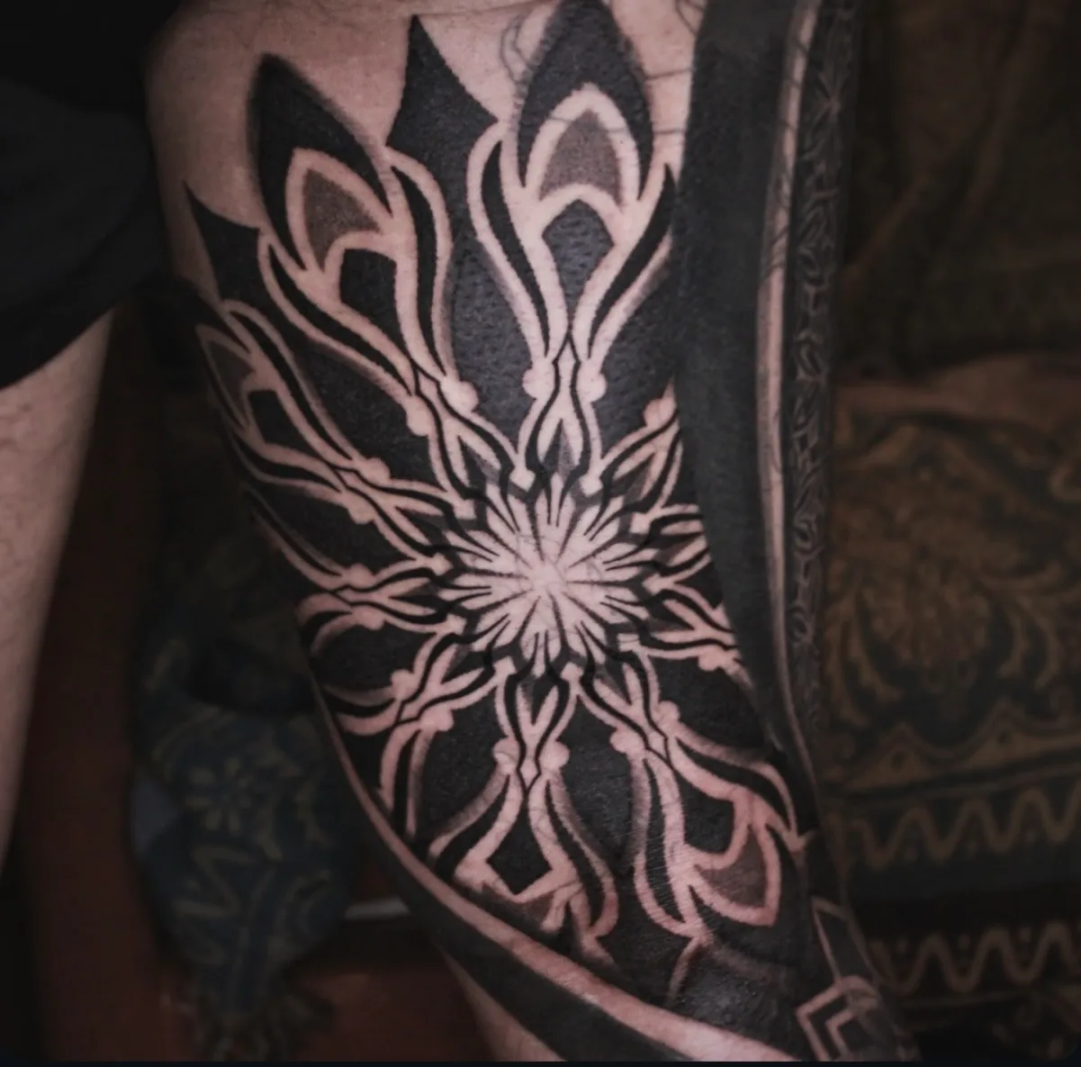 블랙워크 만다라 타투: 창원 마산의 예술