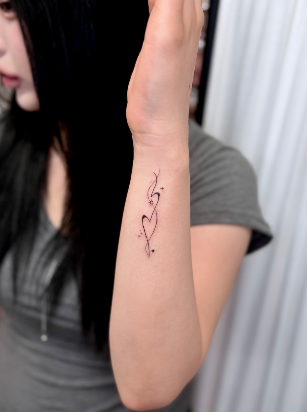 연기흐름미니타투: 크롱의 특별한 레터링 아트