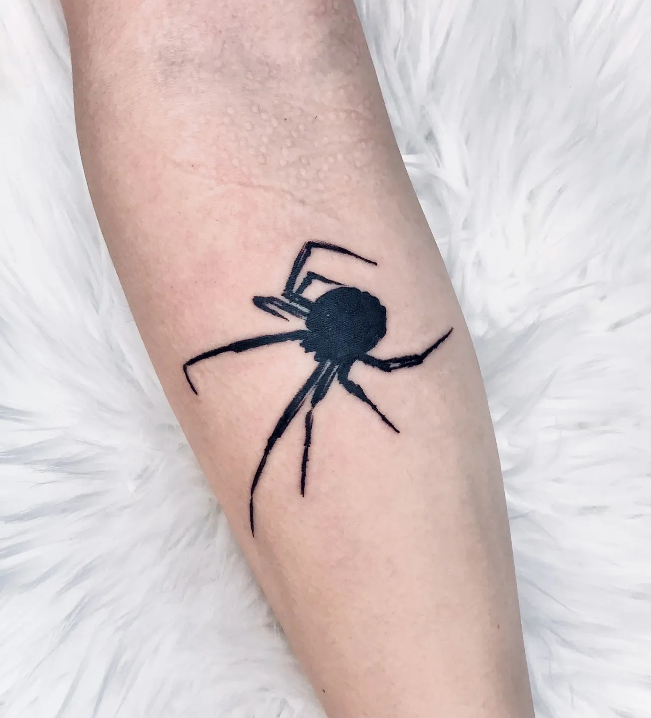 블랙워크 거미 타투: 안양에서 만나는 독특한 매력