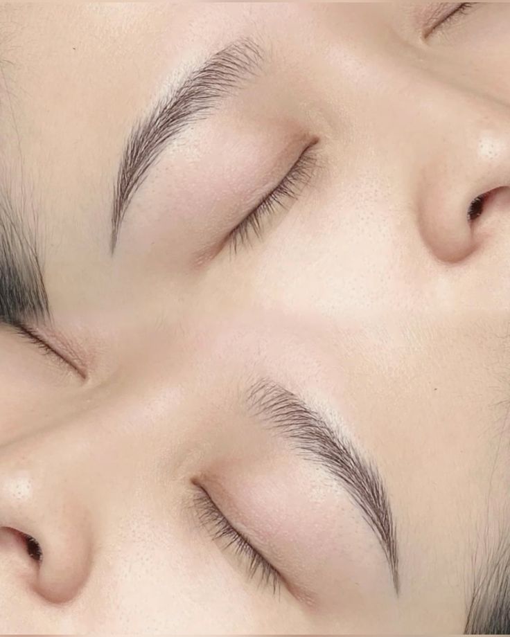 자연스럽고 또렷한 여자눈썹 반영구 타투 스타일