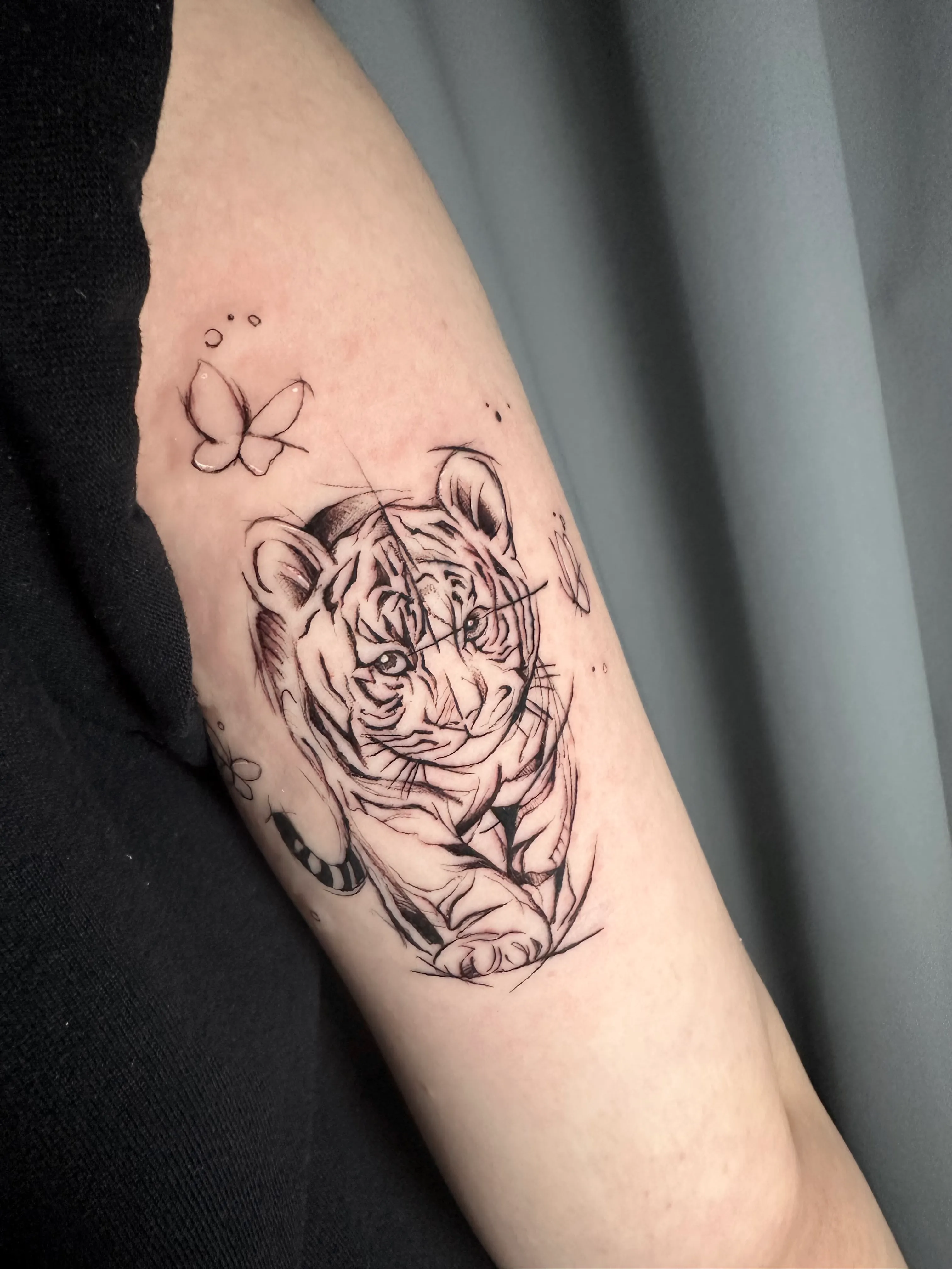 아기 호랑이 라인타투: 감성타투의 매력