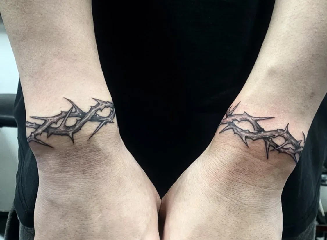 블랙워크 가시 팔목 팔찌 타투