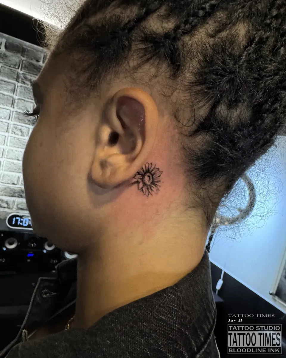 귀 뒤에 피어난 해바라기, 세상에서 가장 작은 햇살