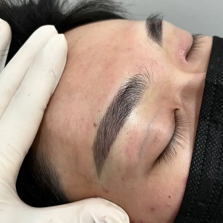 남자도 눈썹 관리 시대, 또렷하고 자연스러운 남성 반영구